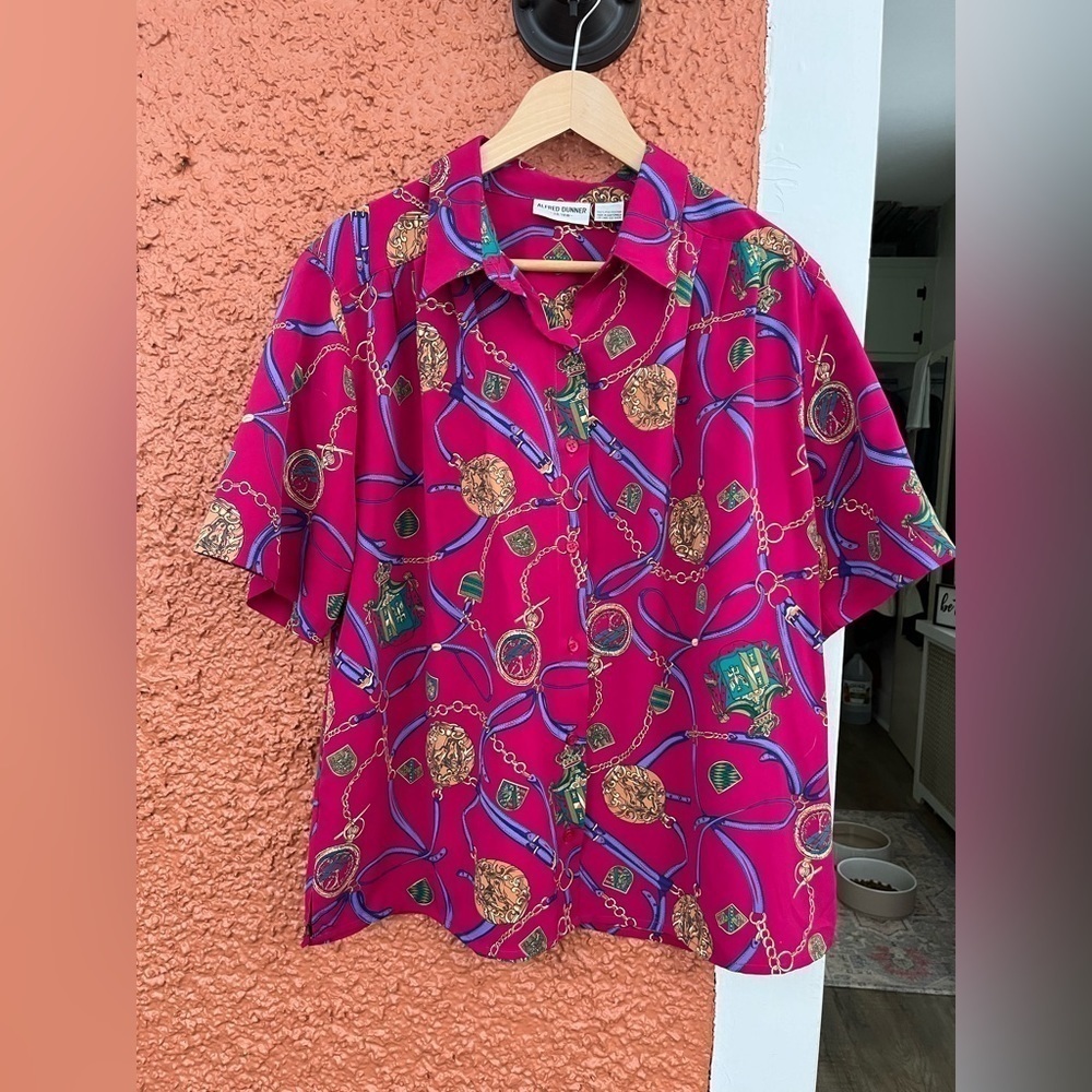 Vintage Women’s Alfred Dunner Blouse-  Horse Watch Chain Print Pink. Size 18W